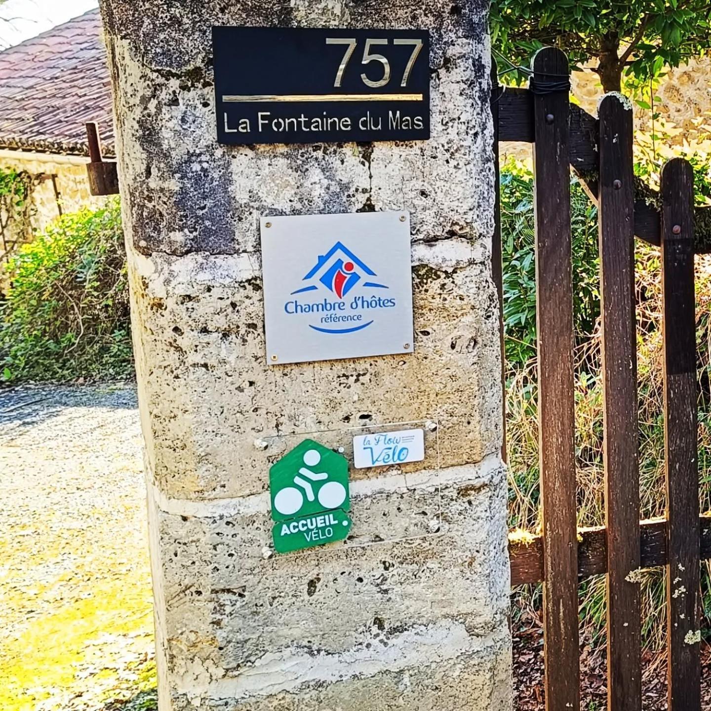La Fontaine Du Mas Bed & Breakfast Thiviers Exterior foto